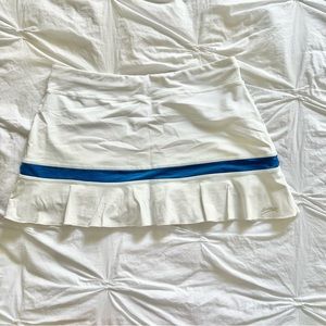 Sofibella white tennis skirt Size M